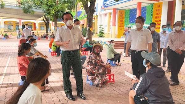 Bí thư Thành ủy TPHCM Nguyễn Văn Nên: Phải thông tin trước loại vaccine để người dân biết và quyết định