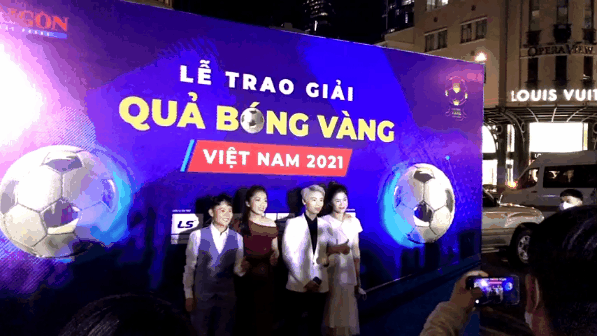 CLIP: Các cô gái vàng rạng rỡ trong đêm Gala trao giải Quả bóng vàng Việt Nam 2021