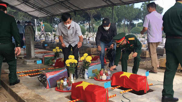 Truy điệu và an táng 16 hài cốt liệt sĩ tại Quảng Trị