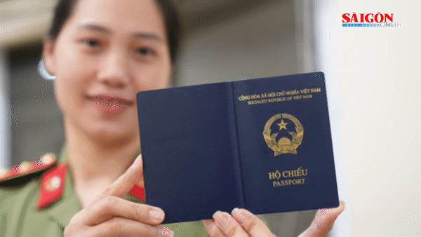 TPHCM tiếp nhận gần 30.000 hồ sơ cấp, đổi hộ chiếu mẫu mới