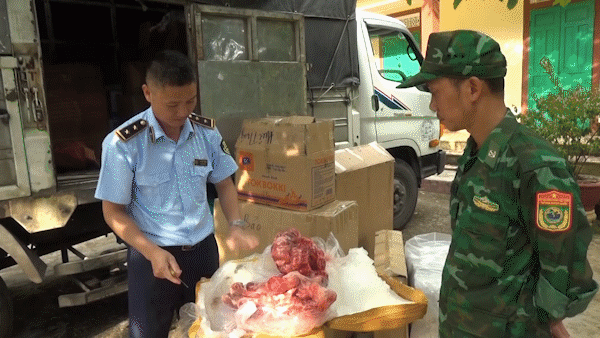 Quảng Trị: Phát hiện, tiêu hủy gần 400kg sản phẩm động vật hôi thối