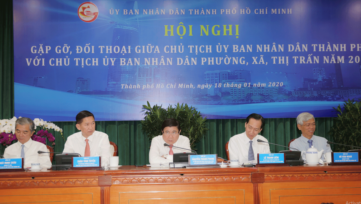 Gặp gỡ đối thoại giữa Chủ tịch UBND TPHCM Nguyễn Thành Phong với chủ tịch UBND phường, xã thị trấn năm 2020. Ảnh: DŨNG PHƯƠNG 