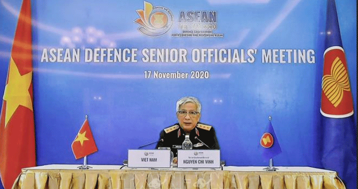 Thượng tướng Nguyễn Chí Vịnh, Thứ trưởng Bộ Quốc phòng, Trưởng ADSOM Việt Nam, chủ trì hội nghị. Ảnh: TTXVN 