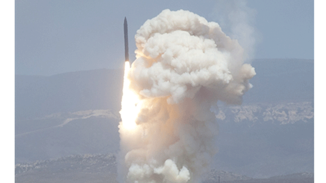 Mỹ lần đầu tiên thử đánh chặn ICBM
