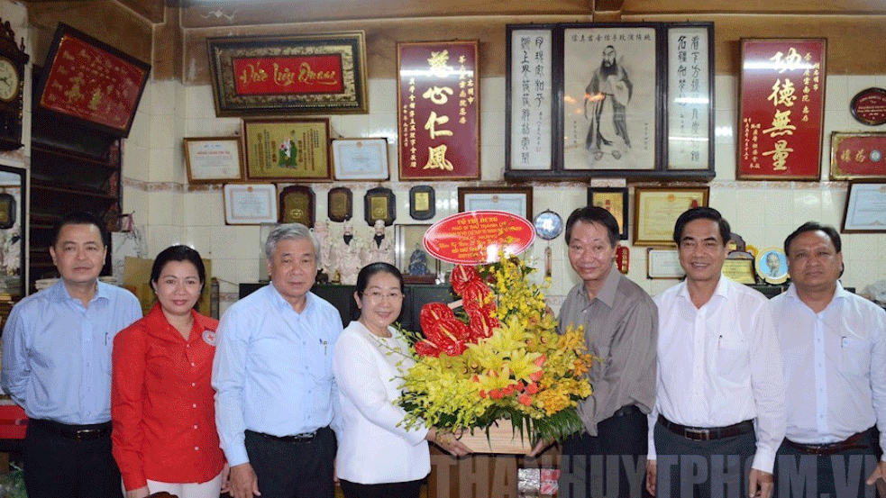 Phó Bí thư Thành ủy TPHCM Võ Thị Dung chúc mừng chùa Khánh Vân Nam Viện, Quận 11