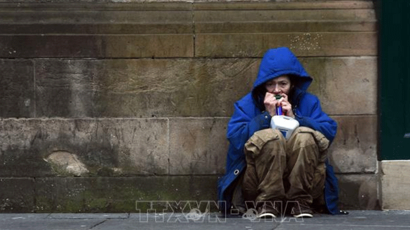 Người vô gia cư tại Glasgow (Anh) ngày 27-3-2020. Ảnh: AFP/TTXVN