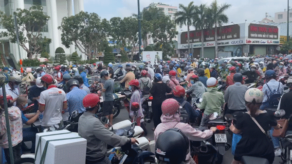 Go Vap Covid-19 control stations ceased due to overflowing traffic