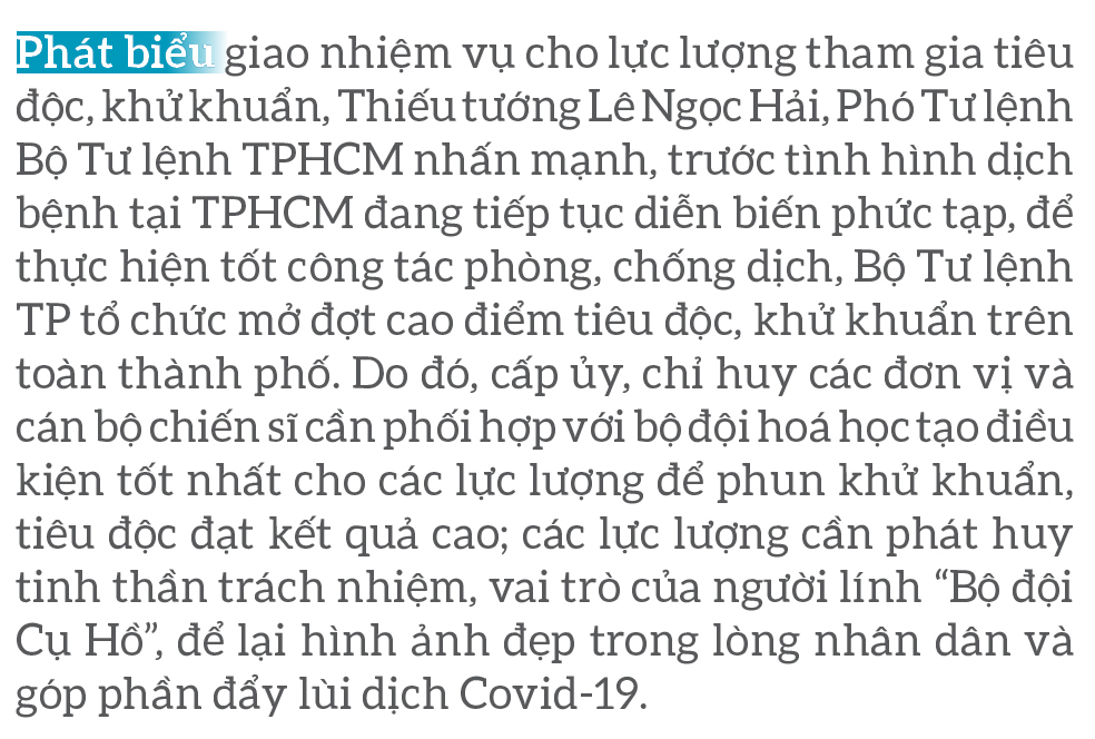Lực lượng vũ trang ra quân phun khử khuẩn toàn thành phố ảnh 5
