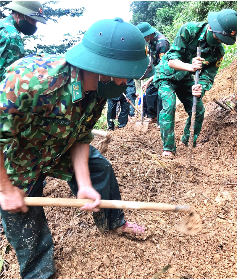 Tập trung hỗ trợ người dân miền Trung khắc phục hậu quả mưa lũ ảnh 40