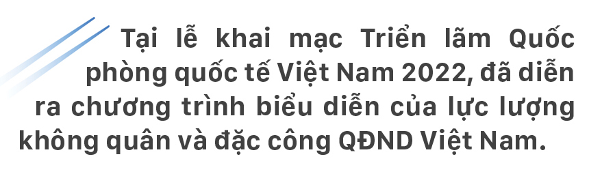 Không quân và đặc công biểu diễn tại lễ khai mạc Triển lãm Quốc phòng quốc tế Việt Nam 2022 ảnh 1