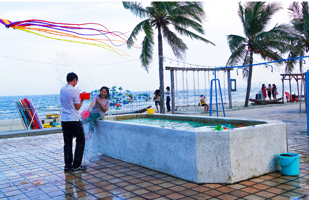 Nhộn nhịp các hoạt động tại bãi biển Đà Nẵng trong dịp nghỉ lễ, hè về ảnh 14