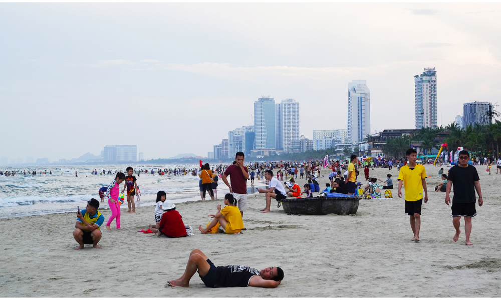 Nhộn nhịp các hoạt động tại bãi biển Đà Nẵng trong dịp nghỉ lễ, hè về ảnh 4