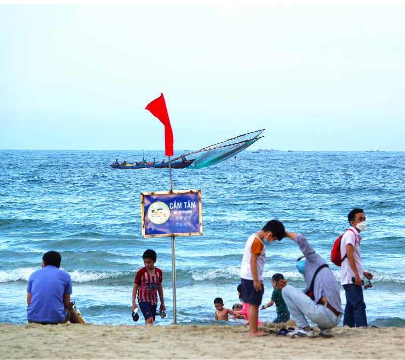 Nhộn nhịp các hoạt động tại bãi biển Đà Nẵng trong dịp nghỉ lễ, hè về ảnh 9