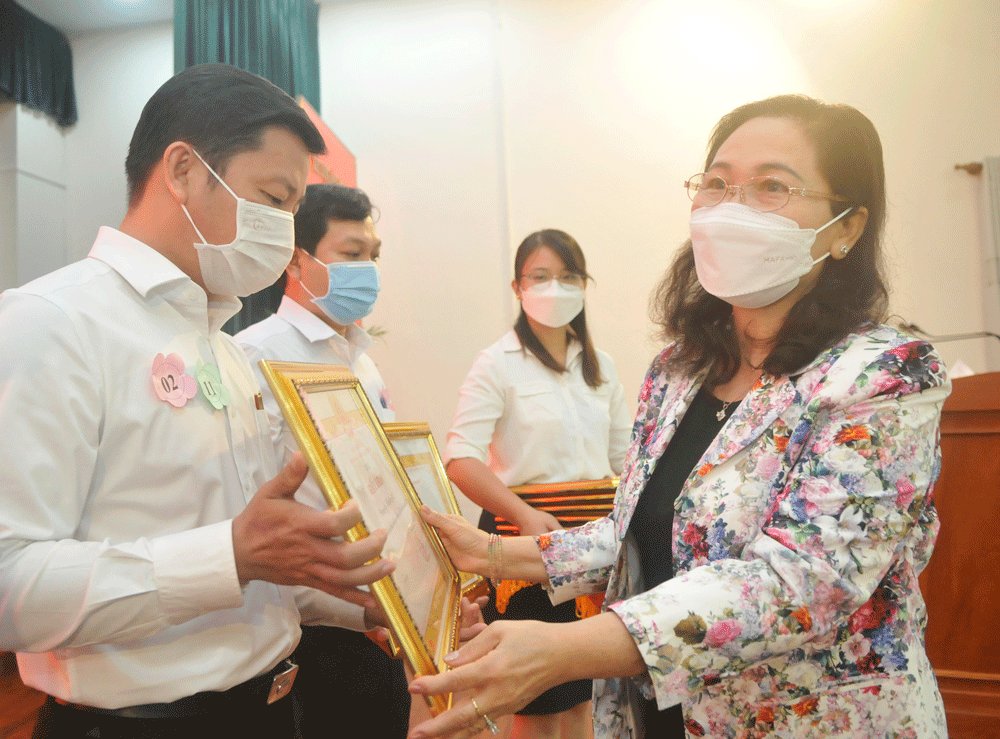 Khắc phục ngay các điểm nghẽn trong thủ tục hành chính ảnh 3