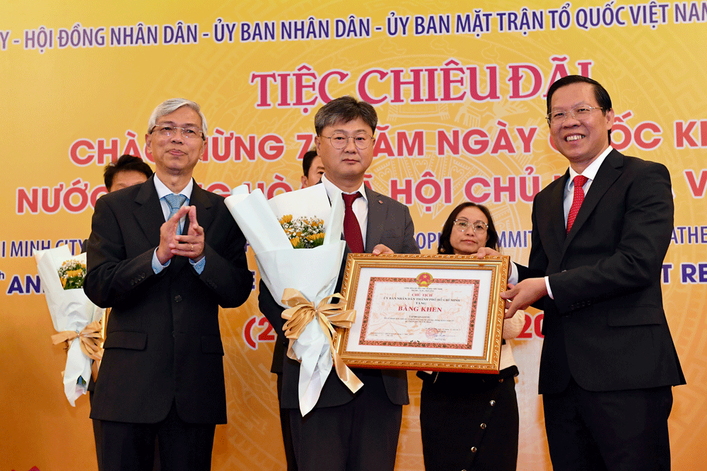 TPHCM cam kết tiếp tục giữ ổn định, tạo môi trường đầu tư thông thoáng ảnh 4