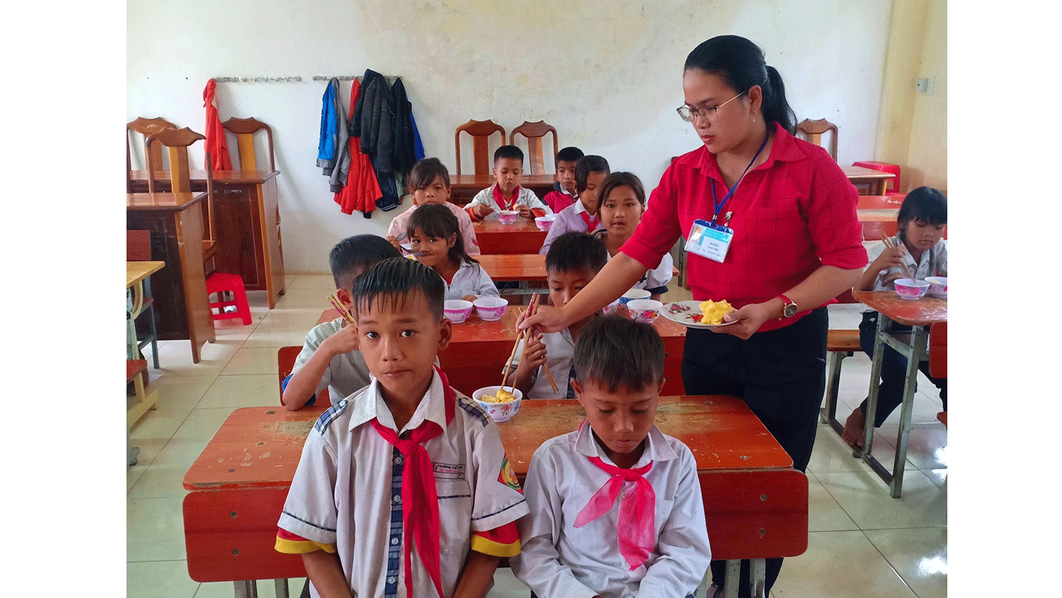 Tiếp sức học sinh vùng cao Đắk Glei ảnh 1