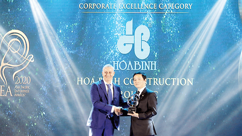 Tập đoàn Xây dựng Hòa Bình lọt vào Tốp 10 Công ty có nguồn nhân lực hạnh phúc ảnh 1
