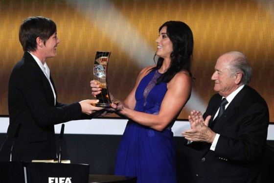 Cựu Chủ tịch FIFA bị tố quấy rối tình dục ảnh 1