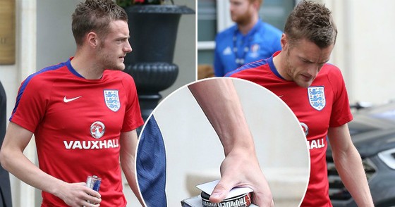 Chuyện của sao ngày 3-4: Rooney nịnh vợ, Ronaldo bị bạn gái gieo sầu ảnh 3