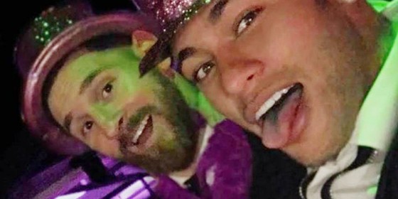 Chuyện của sao ngày 9-4: Con trai Ronaldo tái hiện cú ngả bàn đèn của cha ảnh 2
