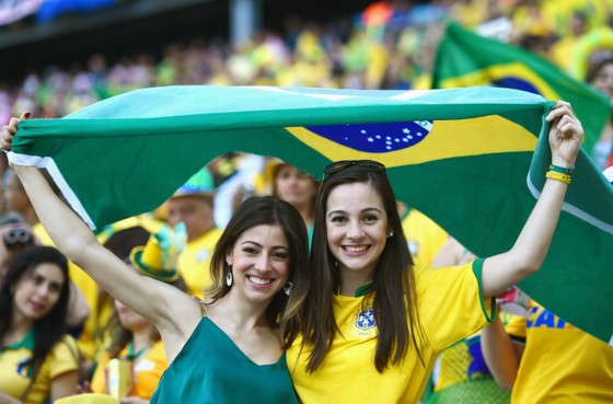 Người đẹp trên khán đài World Cup ảnh 1
