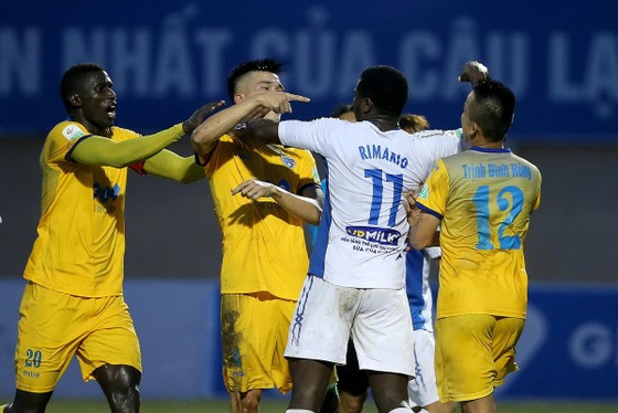 Vòng 7 V-League 2019: "Chung kết xuôi" trên sân Hàng Đẫy ảnh 1