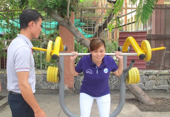Sở VH-TT TPHCM tặng thiết bị Gym ngoài trời cho xã Đa Phước ảnh 2