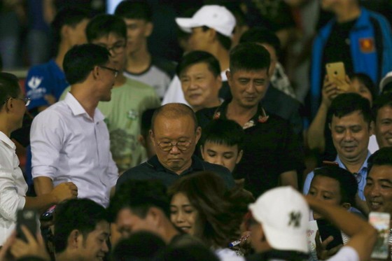 Những hình ảnh từ trận “đại chiến” vòng 18 V-League 2019 ảnh 4