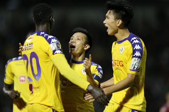 Những hình ảnh từ trận “đại chiến” vòng 18 V-League 2019 ảnh 5