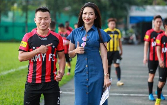 “Nữ tướng” xinh đẹp của làng phủi Sài Gòn ảnh 3