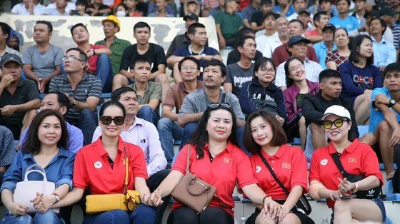 Thế hệ vàng hội ngộ trên sân Quy Nhơn ảnh 1