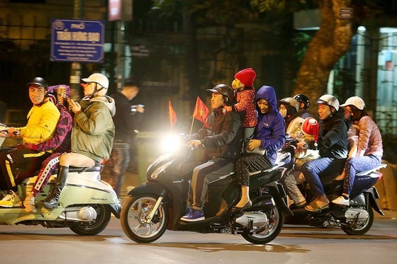 Tự hào lắm hai tiếng Việt Nam! ảnh 2