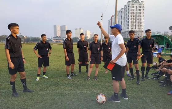 Cựu trọng tài FIFA Võ Minh Trí tự tin về tương lai ảnh 1
