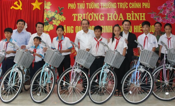 Phó Thủ tướng Trương Hòa Bình: Cà Mau cần đột phá để trở thành tỉnh khá ảnh 2