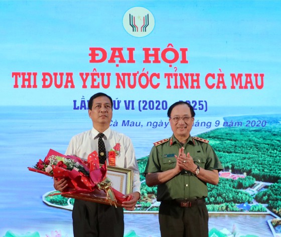 Cà Mau tôn vinh những tấm gương tiêu biểu của phong trào thi đua yêu nước ảnh 1