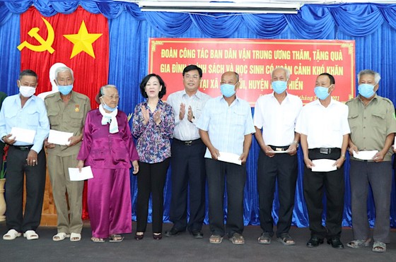 Đồng chí Trương Thị Mai: Xây dựng và thực hiện quy chế dân chủ bảo đảm thực chất và hiệu quả ảnh 2