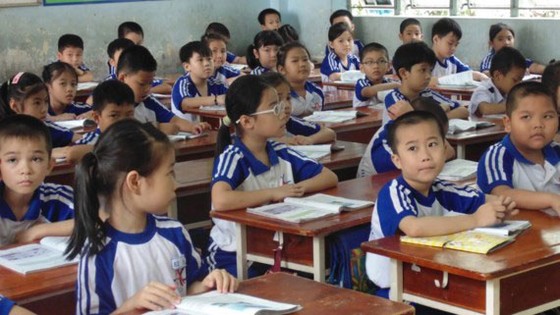Bộ GD - ĐT có cấm dạy những nội dung ngoài sách giáo khoa? ảnh 1