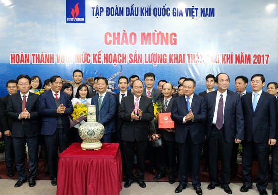 Thủ tướng yêu cầu Tập đoàn PVN chống lãng phí tiêu cực, tình trạng “sân trước sân sau” ảnh 2