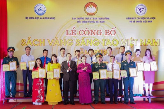 Vinh danh 74 công trình 'Sách vàng Sáng tạo Việt Nam' năm 2019 ảnh 2
