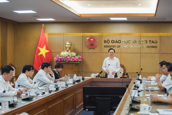 Bộ trưởng Bộ GD-ĐT: Học bạ rất 'long lanh' nhưng chưa chắc chất lượng đã cao ảnh 2