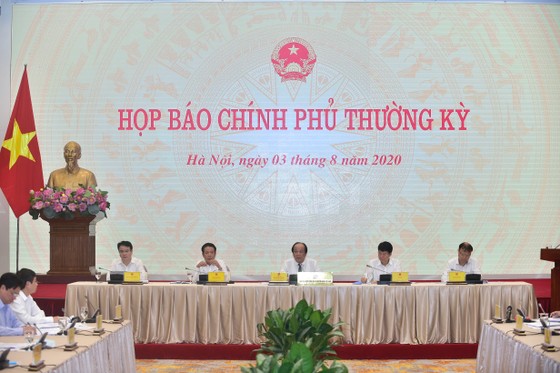 Khoanh vùng vừa đủ để dập dịch và phát triển kinh tế ảnh 1