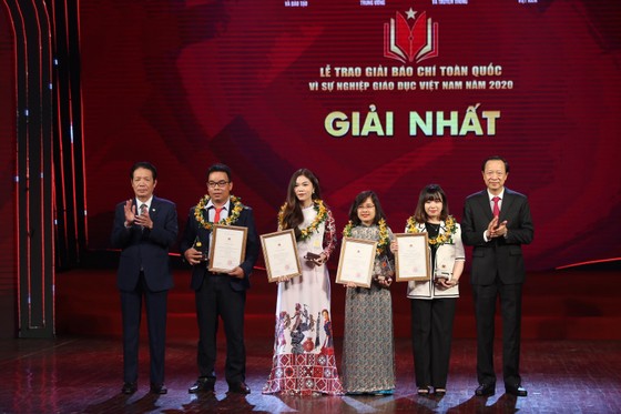 Trao Giải báo chí toàn quốc 'Vì sự nghiệp Giáo dục Việt Nam' 2020 ảnh 1