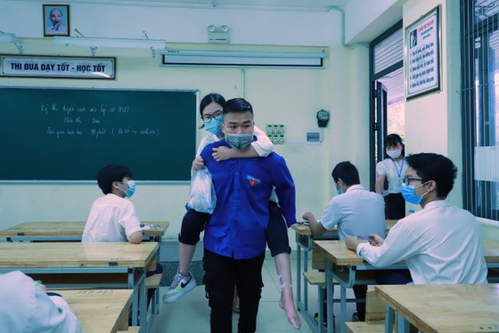Ngày thi thứ 2 tuyển sinh vào lớp 10 tại Hà Nội: Thí sinh được hỗ trợ tối đa ảnh 2