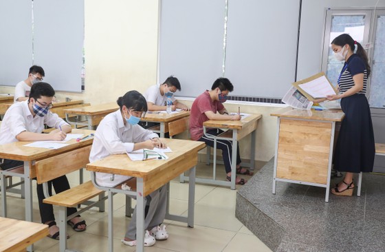 Hoàn tất kỳ thi tốt nghiệp THPT năm 2021, đợt 1: Thí sinh vui vì đề Ngoại ngữ dễ thở ảnh 1