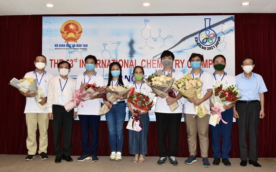 Học sinh Việt Nam xuất sắc đoạt 3 Huy chương vàng tại Olympic Hóa học quốc tế 2021 ảnh 1
