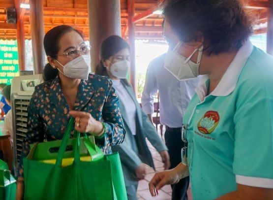 Chủ tịch HĐND TPHCM Nguyễn Thị Lệ: 'Lực lượng tuyến đầu phác họa bức tranh đẹp giữa đời thường' ảnh 3
