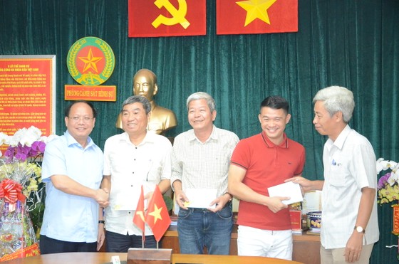 Vụ 5 người trong gia đình bị sát hại giáp tết - Lãnh đạo TPHCM thưởng “nóng” Cảnh sát Hình sự ảnh 1