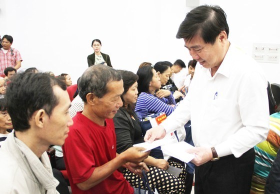 TPHCM chi 818 tỷ đồng tặng người dân ăn Tết Canh Tý 2020 ảnh 1