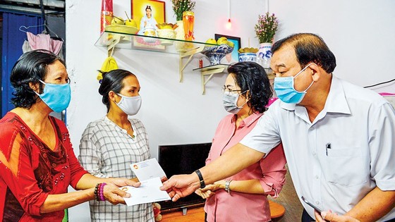 TPHCM bước đầu hỗ trợ 78.000 người lao động mất việc vì dịch Covid-19 ảnh 1