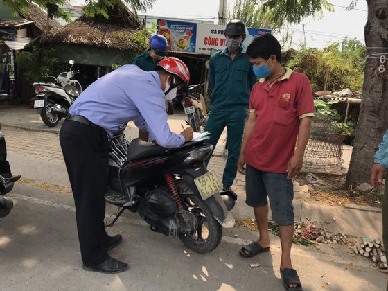 Huyện Củ Chi phạt hơn 2.200 trường hợp vi phạm quy định phòng chống dịch Covid-19 ảnh 1